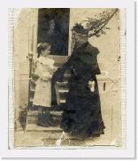 Yvonne Sandoz et Marie Point sa grand mere a Lamoray * 537 x 640 * (122KB)